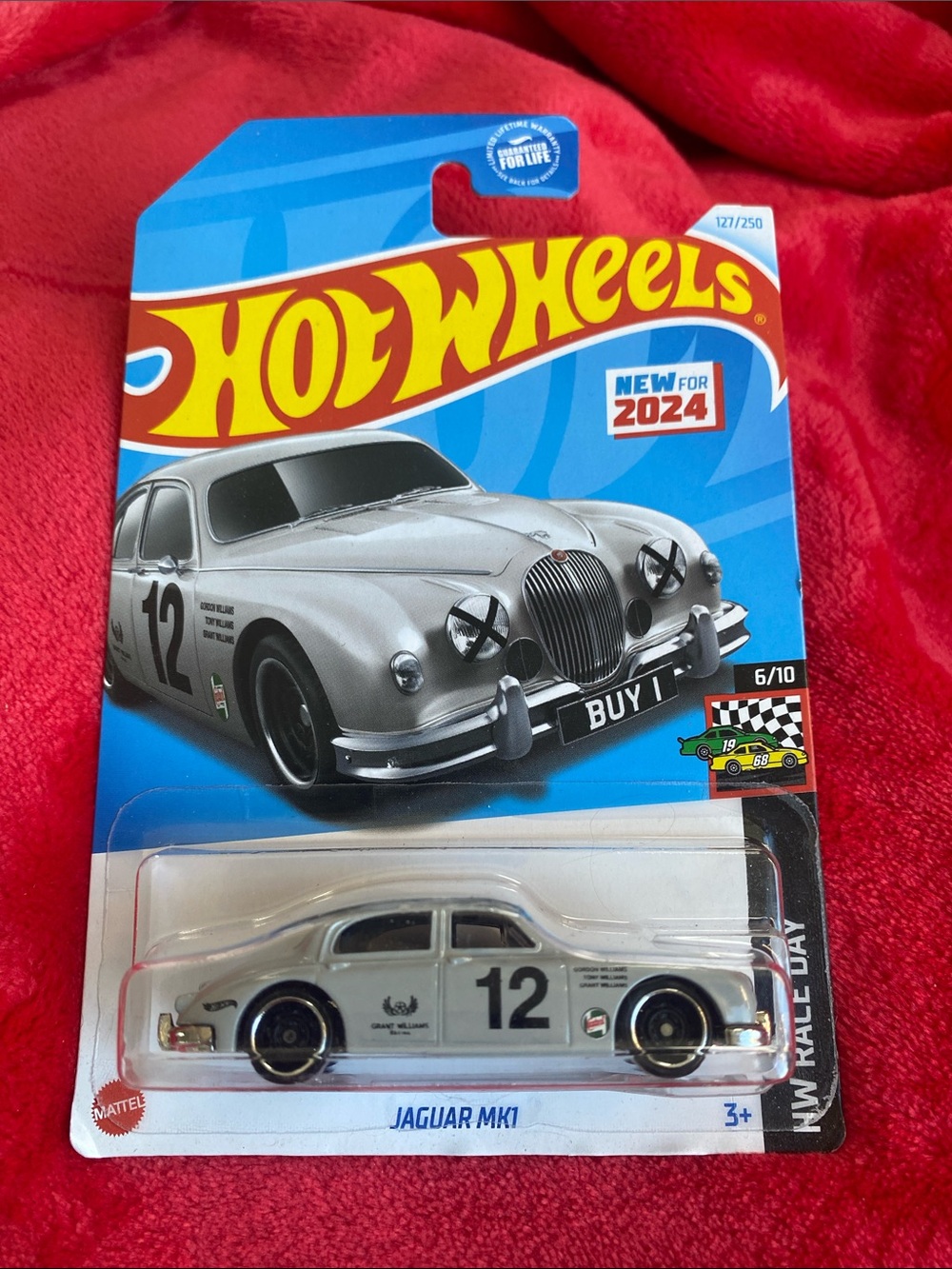 🚖3/$36🚖 Hot Wheels Jaguar MK1 Die-Cast Car - White